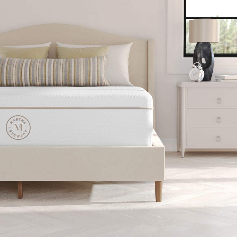 Queen White Gel Memory Foam Mattress with Quilted Jacquard Cover