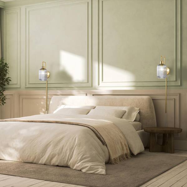 River of Goods Harlow 8.625 in. Brushed Gold-Colored Wall Sconce