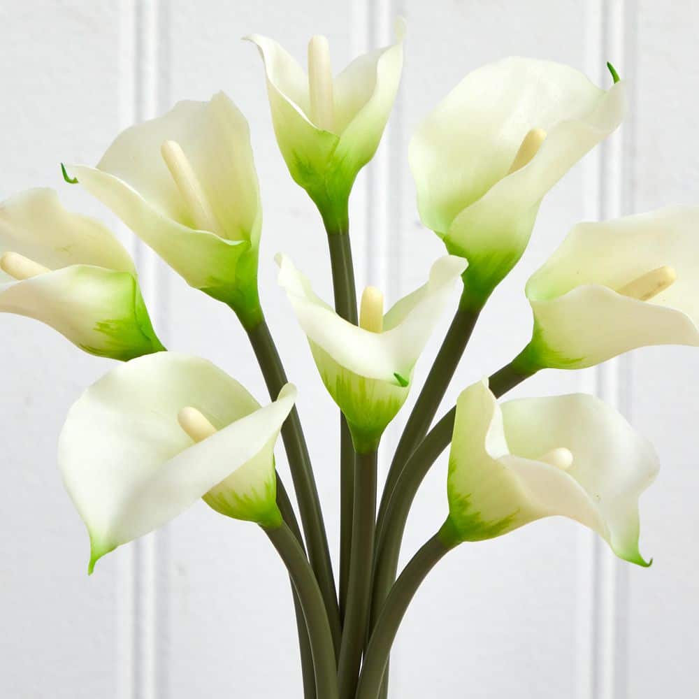 Elegant Calla Lily Faux Floral Arrangement in Glass Vase