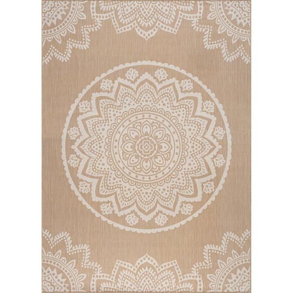 CAMILSON Beige/White 5 ft. x 7 ft. Medallion Indoor/Outdoor Area Rug