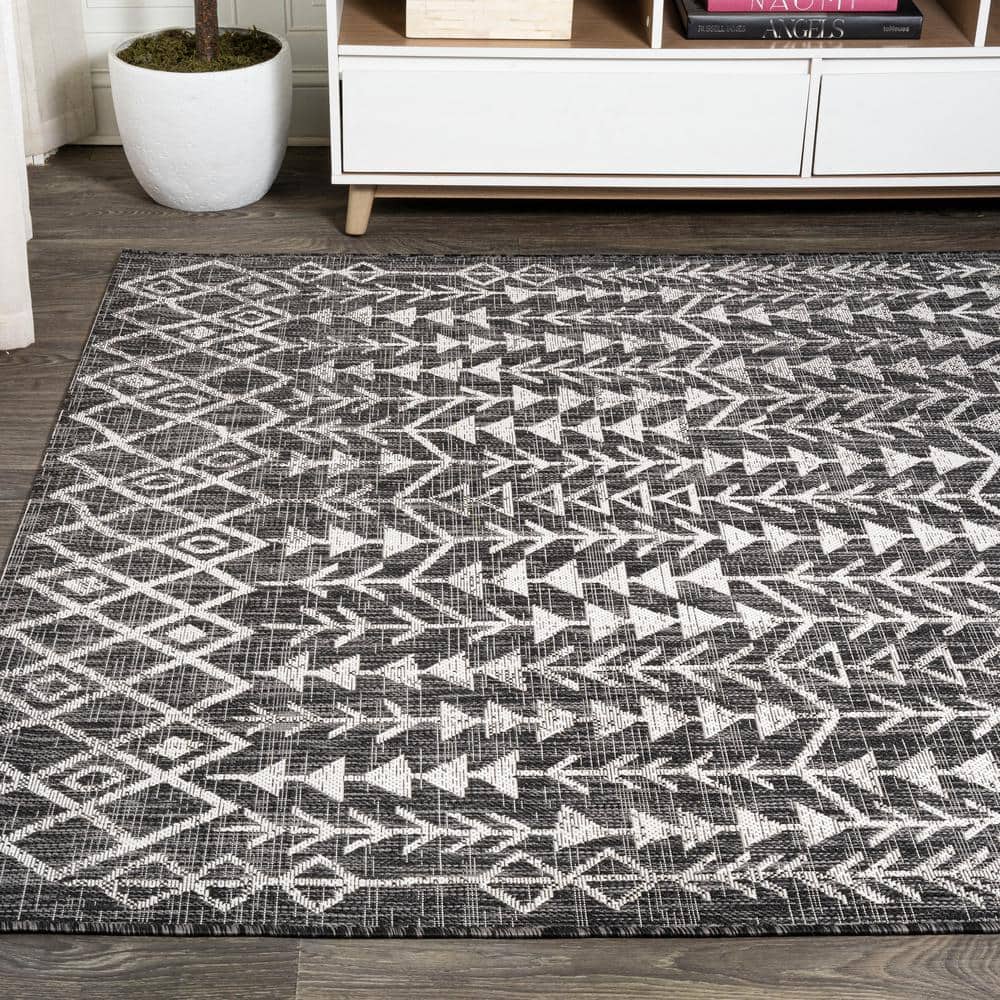 Black and Ivory Geometric Bohemian Indoor/Outdoor Rug