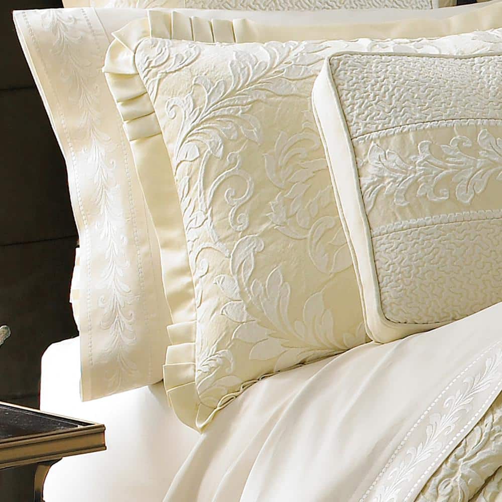 Ivory Damask Queen Comforter Set with Pleated Shams