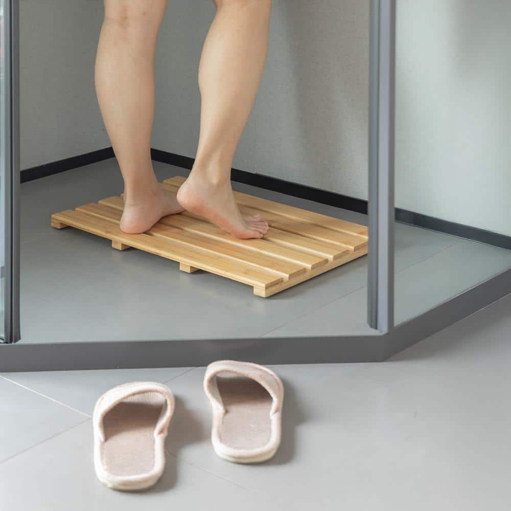 Natural Bamboo Non-Slip Waterproof Bath Mat for Indoor and Outdoor Use