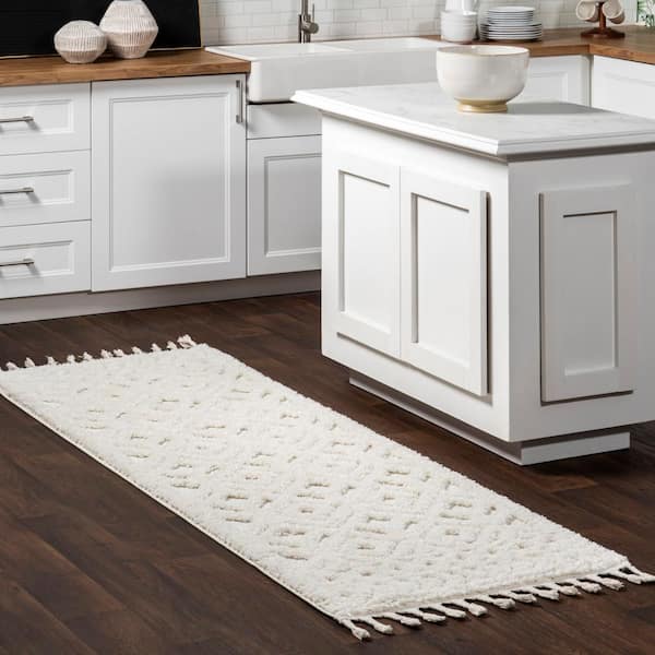 nuLOOM Akia Cream 3 ft. x 8 ft. Geometric Runner Rug