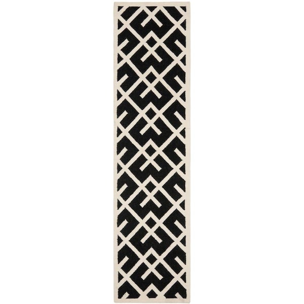 SAFAVIEH Dhurries Black/Ivory 3 ft. x 10 ft. Border Geometric Runner Rug