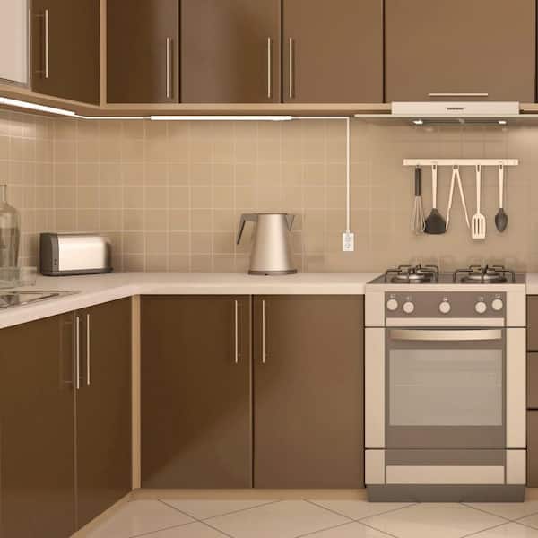 24 in. Plug-In White Integrated LED Linkable 2-Brightness Level Under Cabinet Light Task/Kitchen 5 Selectable White CCT