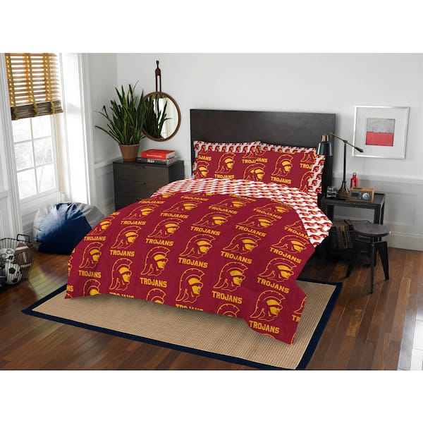 THE NORTHWEST GROUP 7-Pieces Multi-Color NCAA Rotary USC Polyester Queen Bed in Bag Set