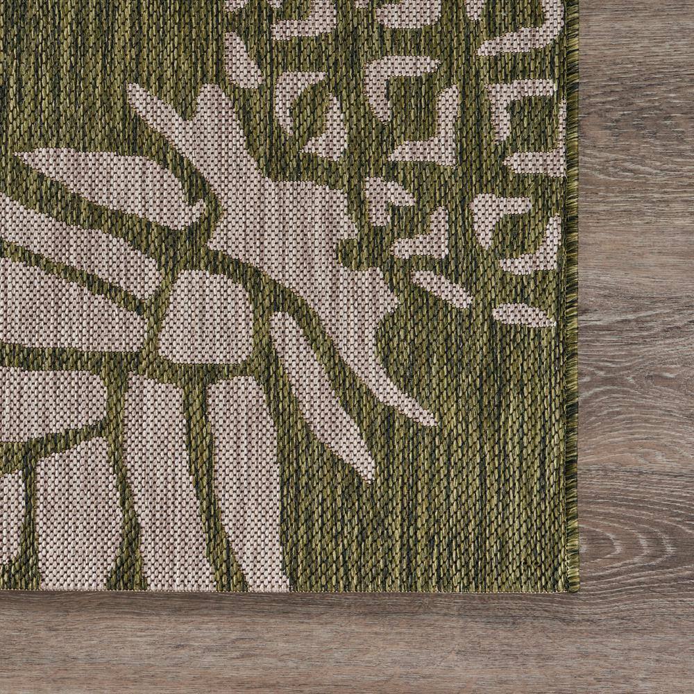 Green and Beige Pineapple Pattern Synthetic Indoor/Outdoor Rug