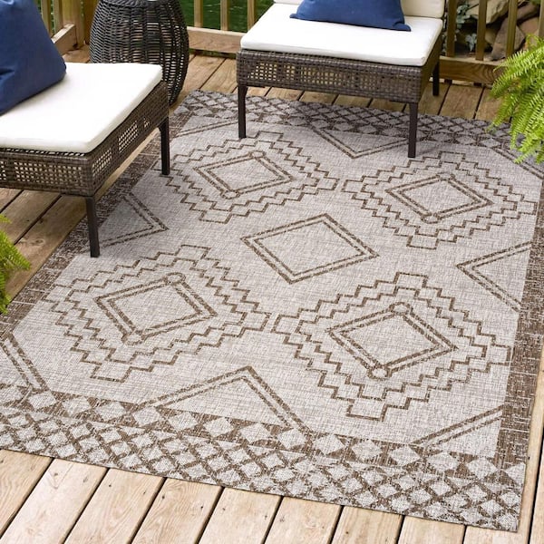 JONATHAN Y Marokko Diamond Tribal Medallion Beige/Brown 5 ft. x 8 ft. Indoor/Outdoor Area Rug
