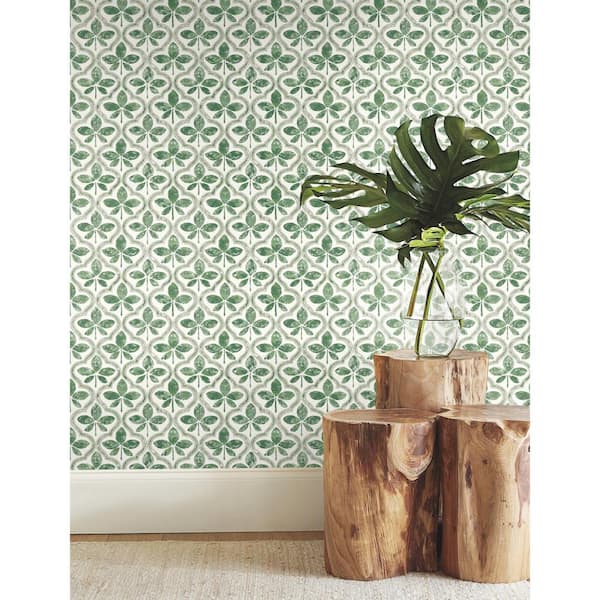 Sevilla Clover Green Matte Pre-pasted Paper Wallpaper 60.75 sq. ft