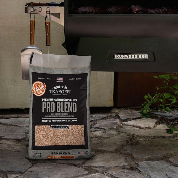 Traeger Pro Blend All-Natural Wood Grilling Pellets (30 lb. Bag