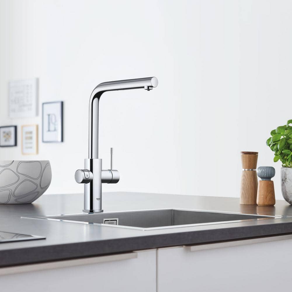 Starlight Chrome Single Handle Pull-Out Kitchen Faucet
