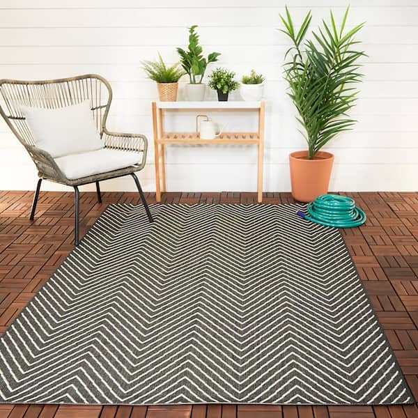 Chevron Maze Black 8 ft. x 10 ft. Indoor/Outdoor Patio Area Rug