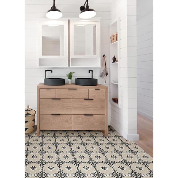 FloorPops White and Black 15.35 in. x 23.62 in. Quatrefoil Stone Non Slip  Bath Mat BATHW-BLKPATTERN - The Home Depot