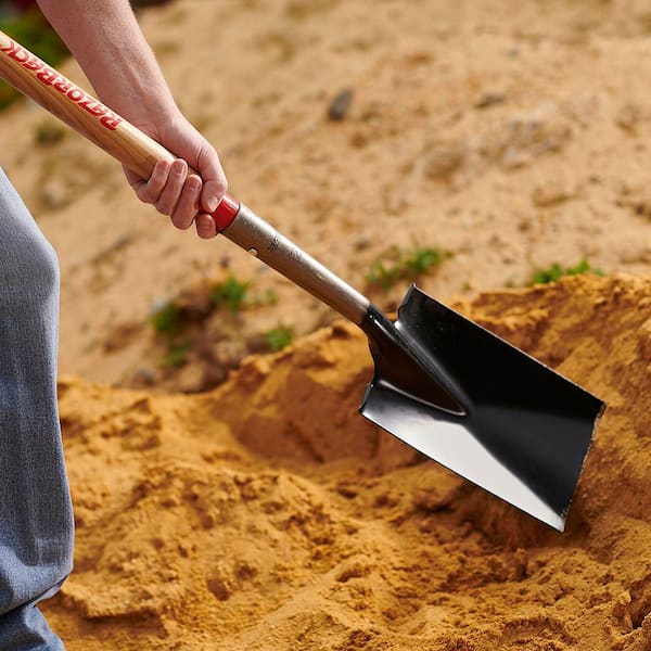 Razor-Back 48 in. Wood Handle Border Spade 46200 - The Home Depot