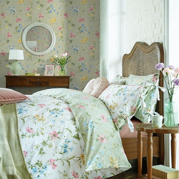 Poppy Meadow Sage Green Wallpaper