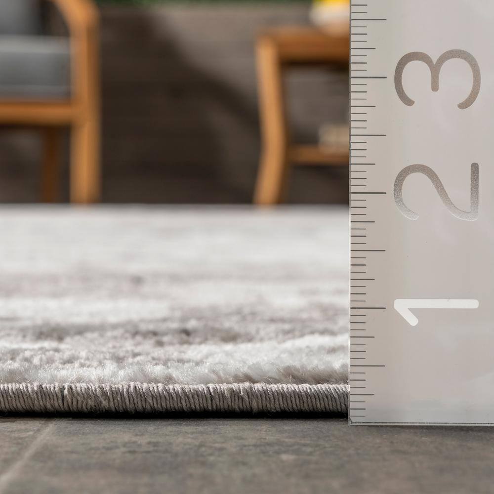 Gray Abstract Synthetic Rectangular Area Rug, 4' 3" x 6'