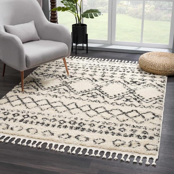 Duncans 3 ft. X 7 ft. Beige, Charcoal, Gray Area Rug