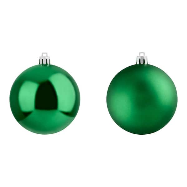 24-Piece Green Shatter-Resistant Ornaments