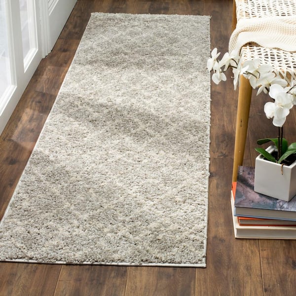 Berber Shag 2 ft. x 14 ft. Light Gray/Cream Ikat Diamonds Runner Rug