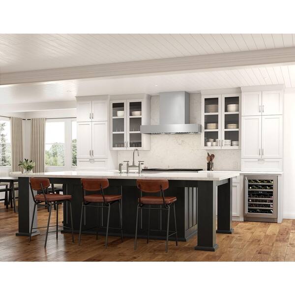 Zephyr Roma Pro 36 in. 650 CFM Wall Mount Range Hood with TruHue