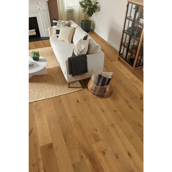 Bruce Time Honored Caramel Treasure Wh Oak 3/8 in. T x 7.2 in. W T+G Brushed Engineered Hardwood Flooring (32.68 sq.ft./ctn)