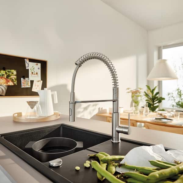 Eurosmart Semi-Pro Single Handle Pull Down Sprayer Kitchen Faucet with Dual Spray in SuperSteel