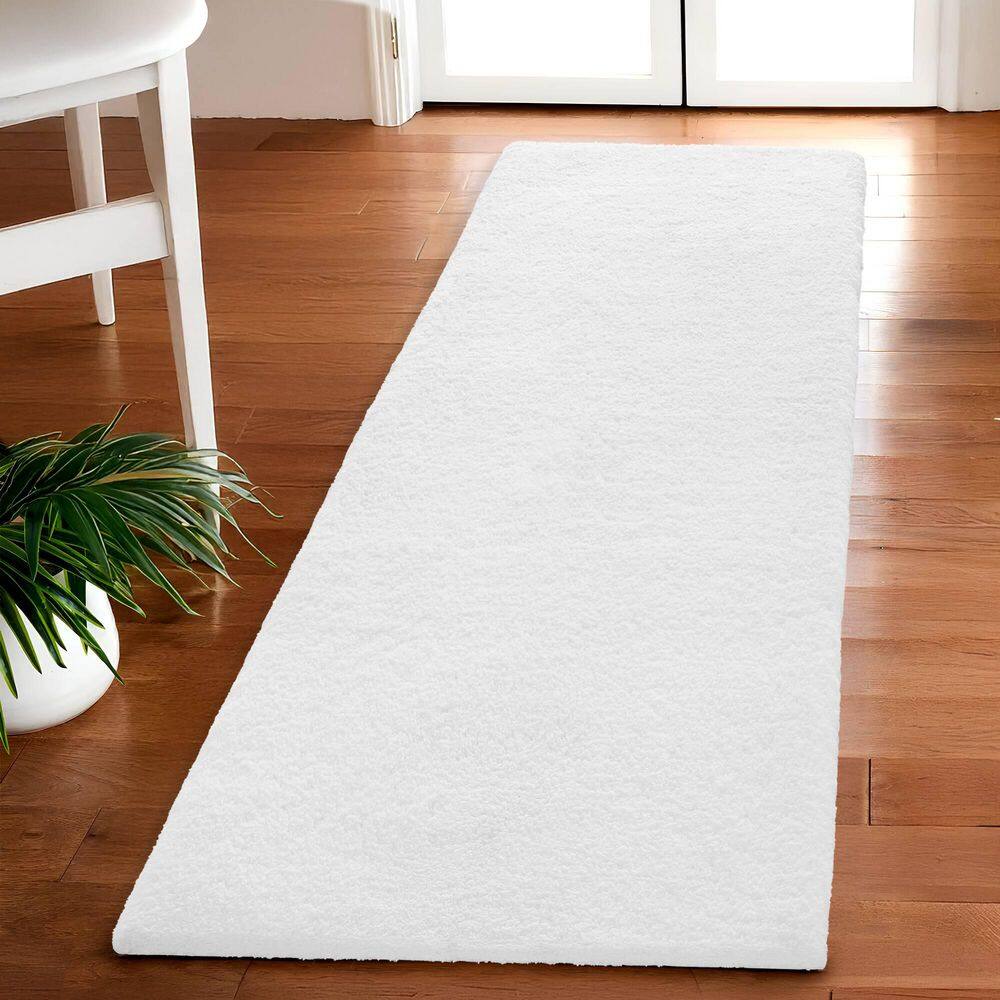Marshmallow Quick-Dry Microfiber Contour Bath Rug - White