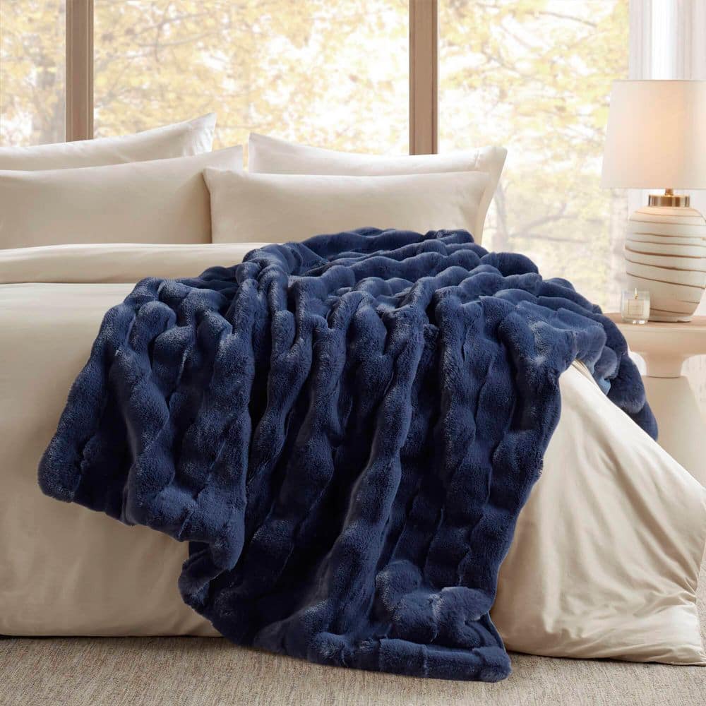 Madison Park Camille Navy Polyester Faux Fur Throw Blanket MP50