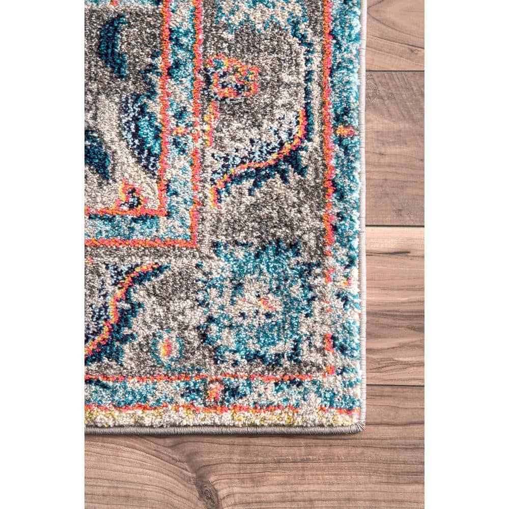 Reversible Gray Medallion 4' x 6' Easy-Care Synthetic Rug
