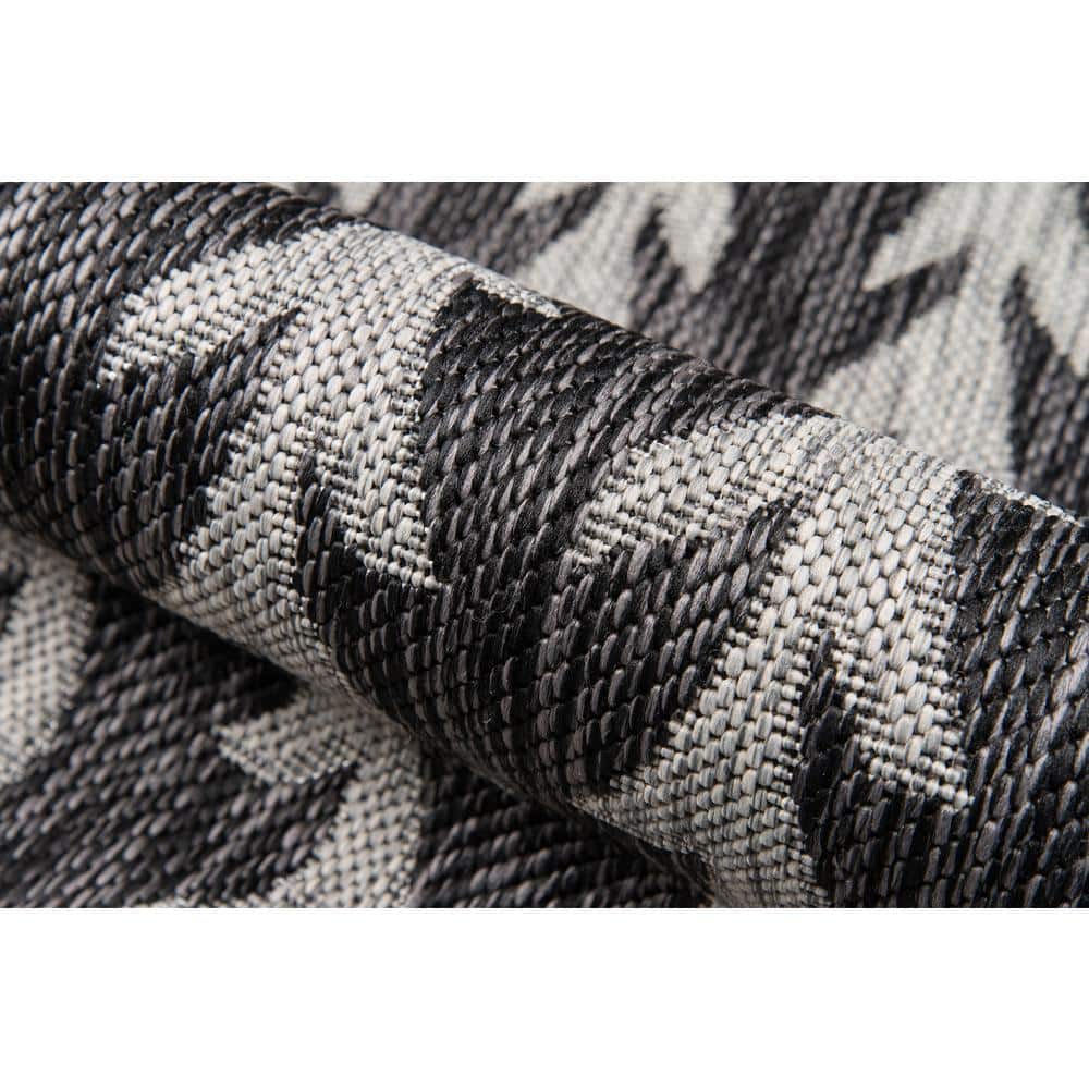 Charcoal Abstract Braided 5'3" x 7'6" Synthetic Area Rug