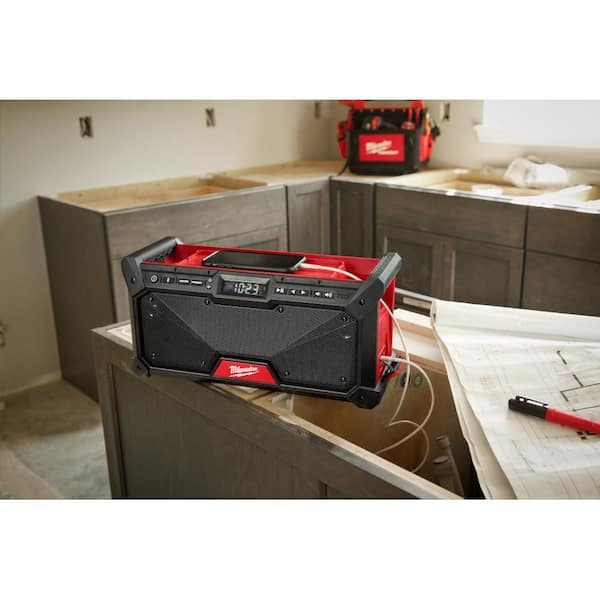Milwaukee M18 18V Lithium-Ion Cordless Jobsite Radio with M18 (1