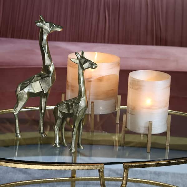 Liv & Skye 15 in. Aluminum Gold Giraffe Decor