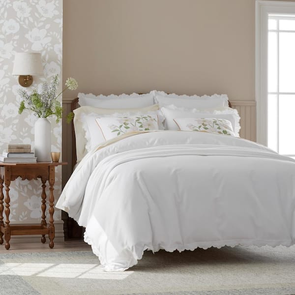 Company Cotton Embroidered Scallop Ivory Standard Sateen Pillowcases (Set of 2)