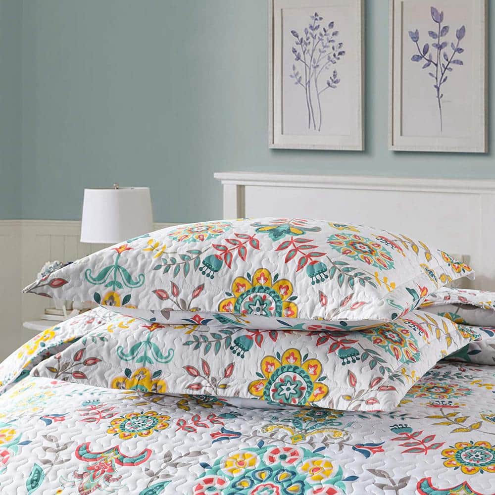 King White Microfiber Bohemian Floral Quilt Set