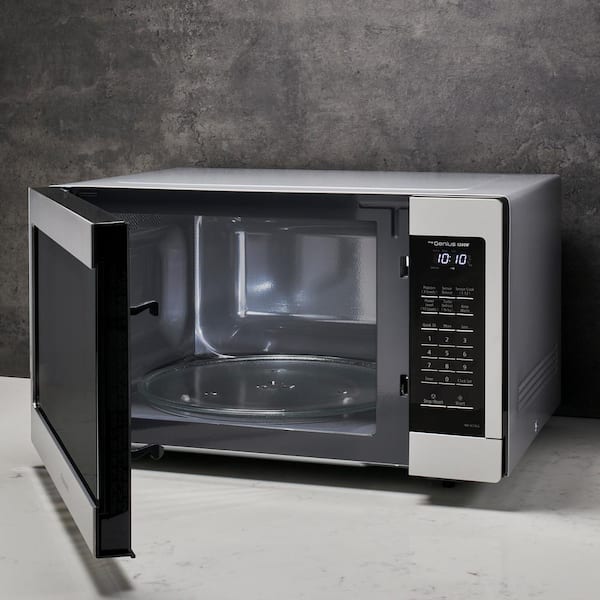 https://images.thdstatic.com/productImages/bf76b954-9299-4d4d-8e3a-7f424fafa356/svn/stainless-steel-panasonic-countertop-microwaves-nn-sc73ls-c3_600.jpg