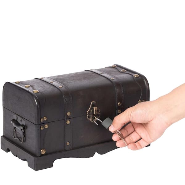 The Story of the Trunk: From a Suitcase to a Treasure Chest of Memories