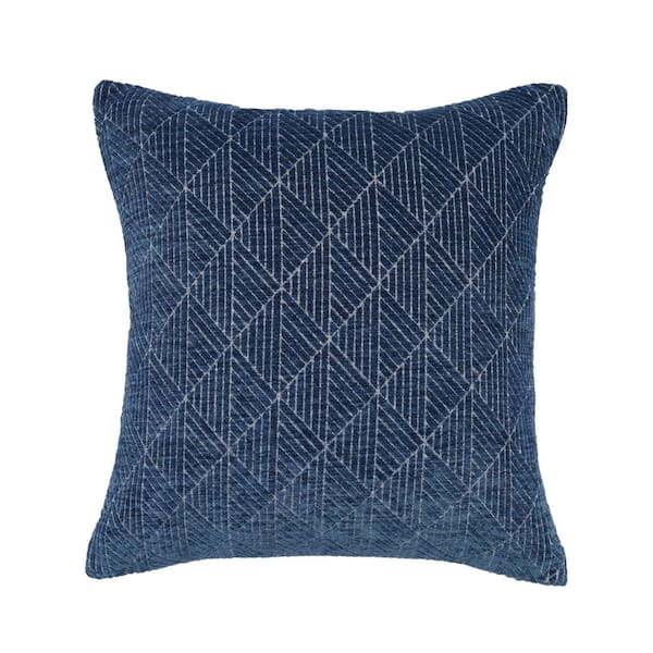 FRESHMINT Blu e Logan Geometric Woven Reversible 18 in. x 18 in. Throw Pillow