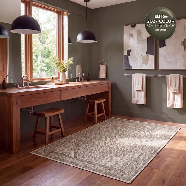Arlena Green 3 ft. x 5 ft. Traditional Indoor Area Rug