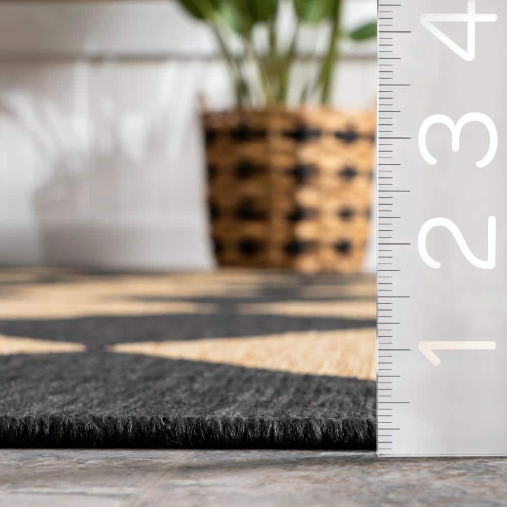 Sabina Dark Grey Diamond Trellis Synthetic Area Rug