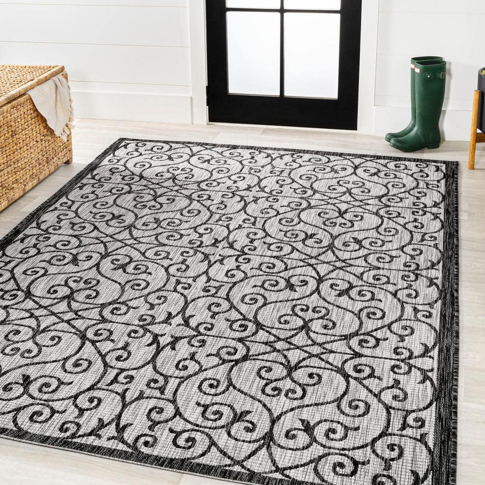 Boho-Chic Spanish Filigree Light Gray & Black 9'x12' Outdoor Rug