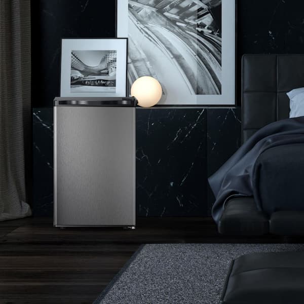 20.5 in. W 3.0 cu. ft. Upright Freezer Manual Defrost in Silver with Adjustable Temperature Controls