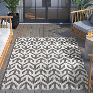 Medusa Atlantis Grey 5 ft. 3 in. x 7 ft. 3 in. Indoor/Outdoor Area Rug