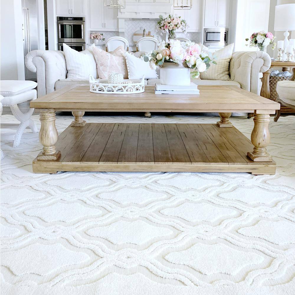 Natural Trellis Pattern Stain-Resistant Indoor/Outdoor Rug