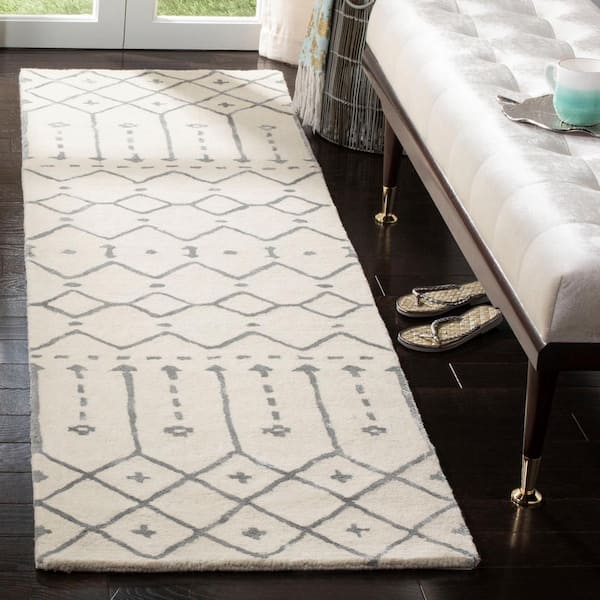 Himalaya Ivory/Gray 2 ft. x 12 ft. Tribal Geometric Runner Rug
