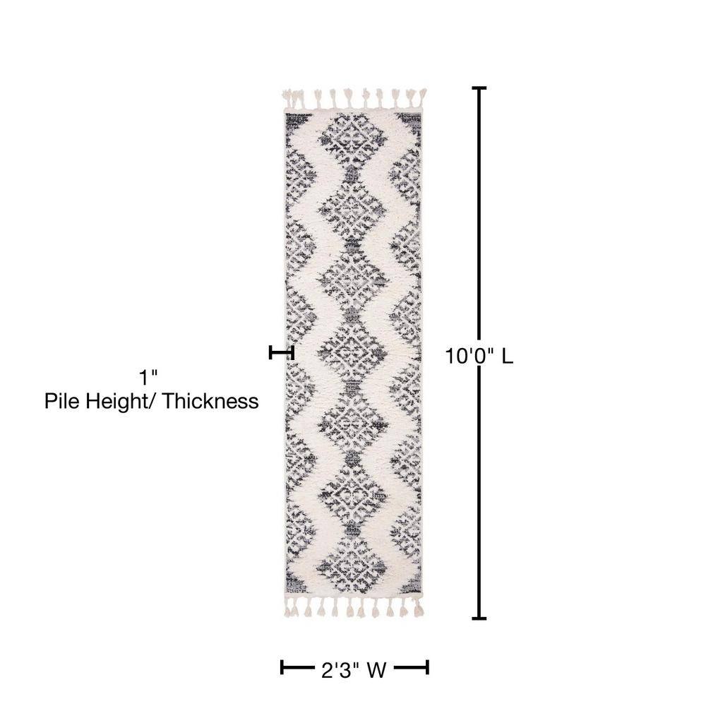 Ivory and Grey Diamond Pattern Shag Runner Rug with Tassels