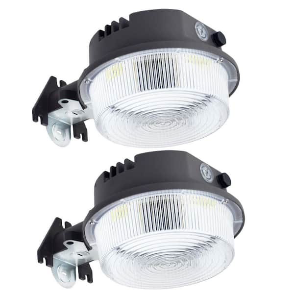 KOAOEIRS 150-Watt Equivalence 4000 Lumen 120° Bronze LED Barn Light w/ Dusk to Dawn Photocell Integrated LED Flood Light (2-Pack)