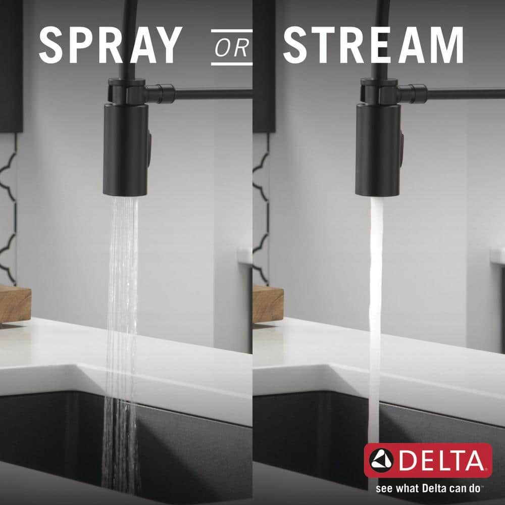 Matte Black Brass Pull-Down Kitchen Faucet with Magnetic Docking