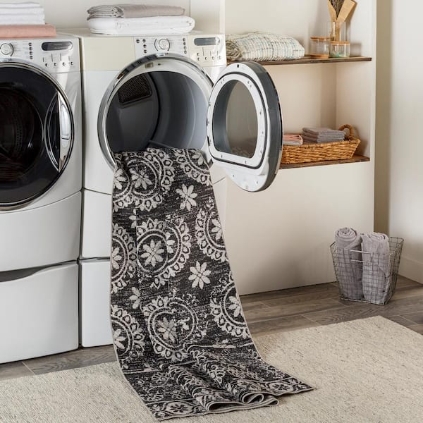 Prosper Black/White 8 ft. x 10 ft. Indoor Machine-Washable Area Rug