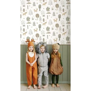 Little Explorers 2-Green Country Animals Matte Finish Non-Pasted Non-Woven Wallpaper Roll